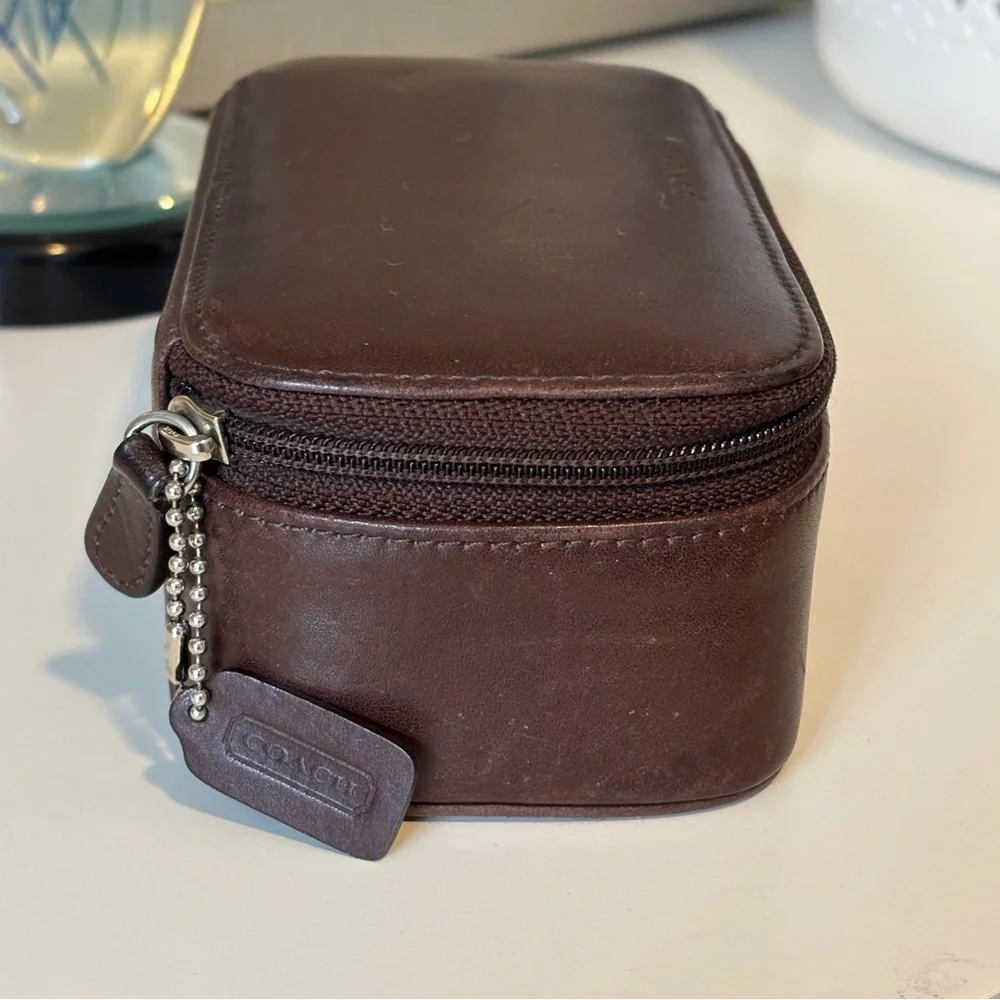 Coach Vintage Leather Chubby Zipper Closure Travel Cosmetic Case with Mirror